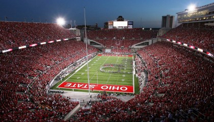 九游体育官网入口-_星空中的瑜伽大会：在宇宙之下放松身心_，星空瑜伽馆