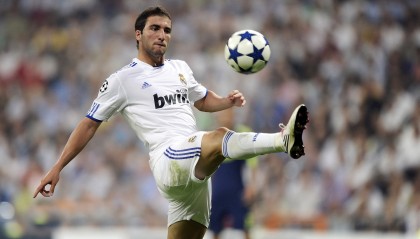 九游娱乐网站体验棒-英国WRC站：湿滑山路考验车手极限