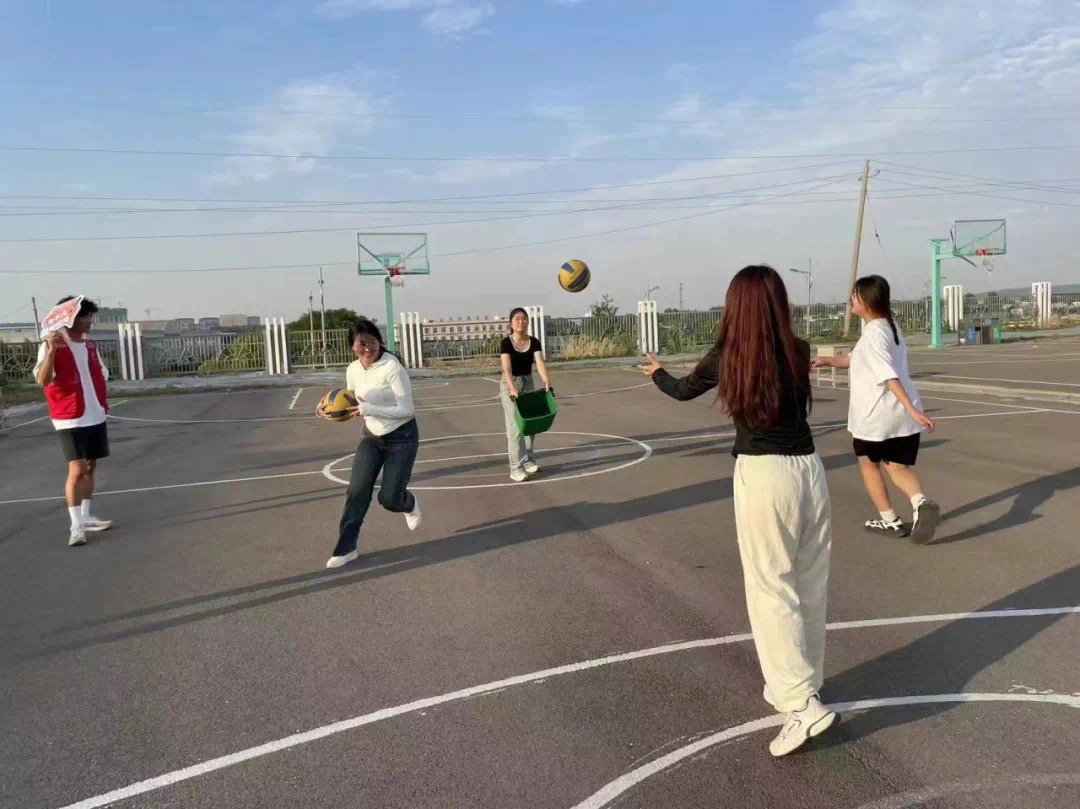 九游体育网站入口-智能轮滑竞技，科技助力青春飞扬