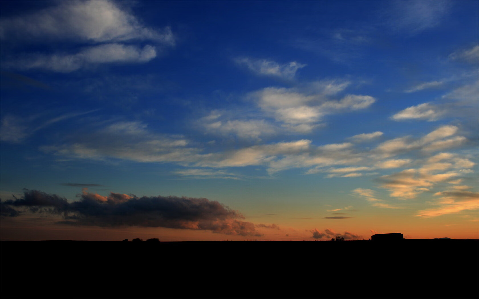 九游游戏-欧洲杯超级对决：战术变化引领足球新风！，欧洲超级杯比赛