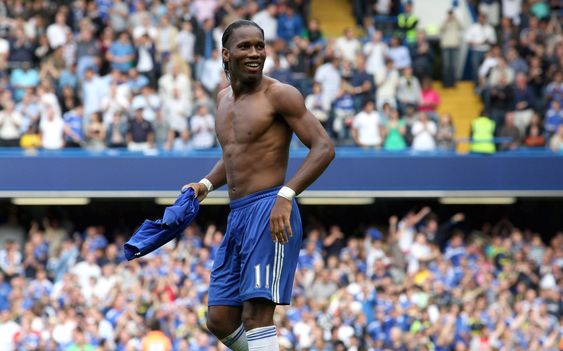 本土足球明星温情助力青少年发展计划,足球明星 受欢迎