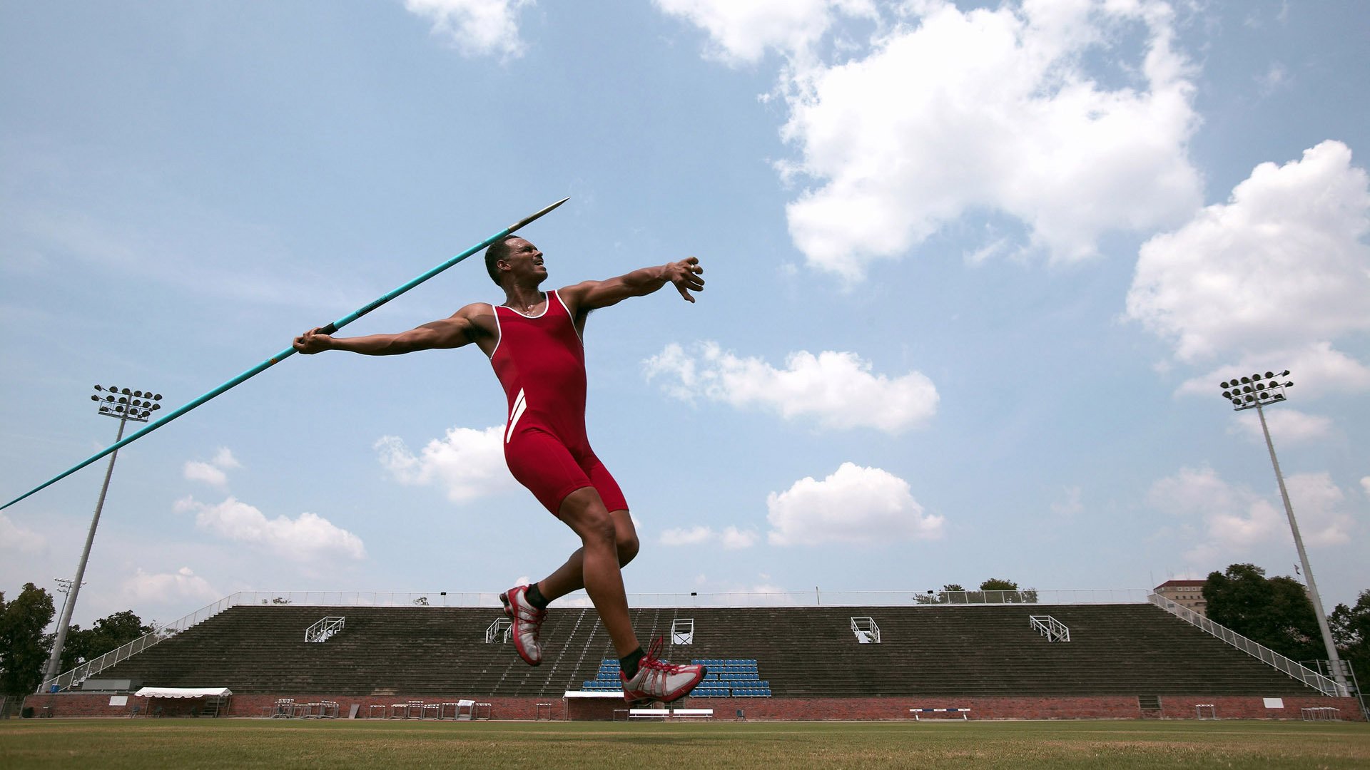 本土足球明星温情助力青少年发展计划,足球明星 受欢迎